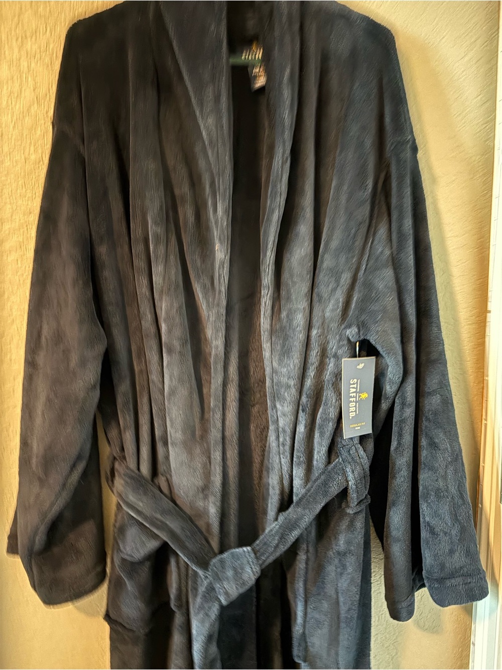 Stafford Men's Plush Shawl Collar Robe in Charcoal Gray